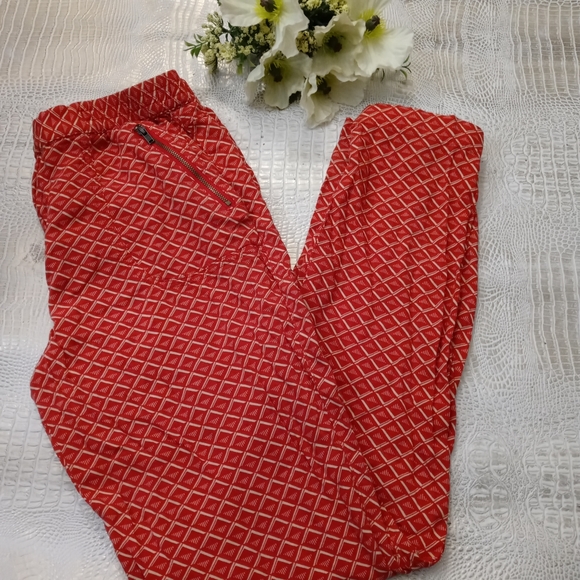 BOGO🆓 | Forever 21 Red Print MC Hammer Type Pants - Picture 11 of 11